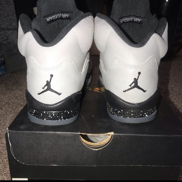 Jordan Grey Wolf GS.. Size 5Y Comes with Box - Picture 5 of 8